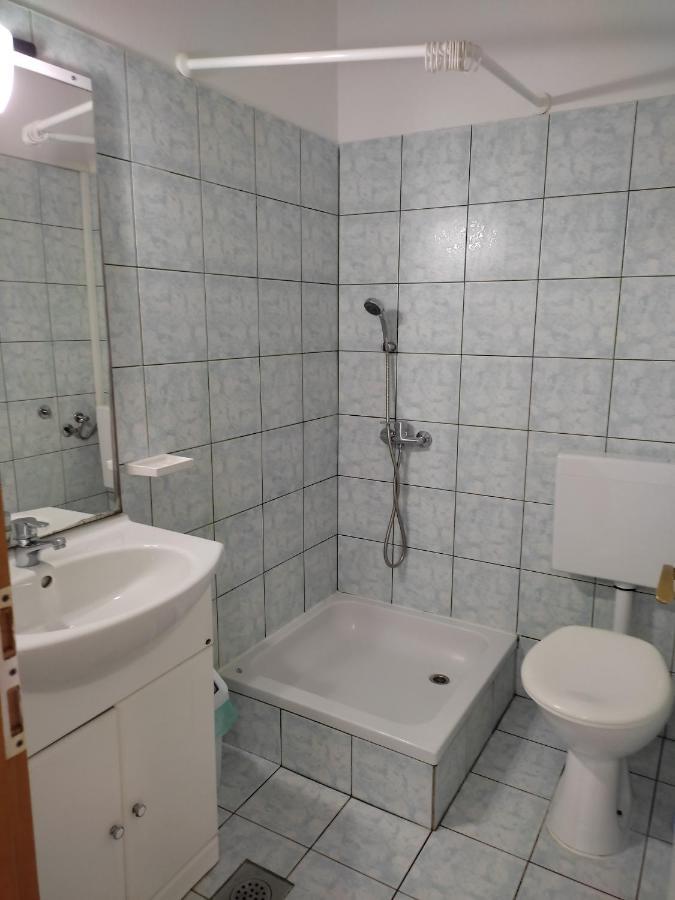 Apartment Arba 1 With Heated Pool Rab Town Ngoại thất bức ảnh
