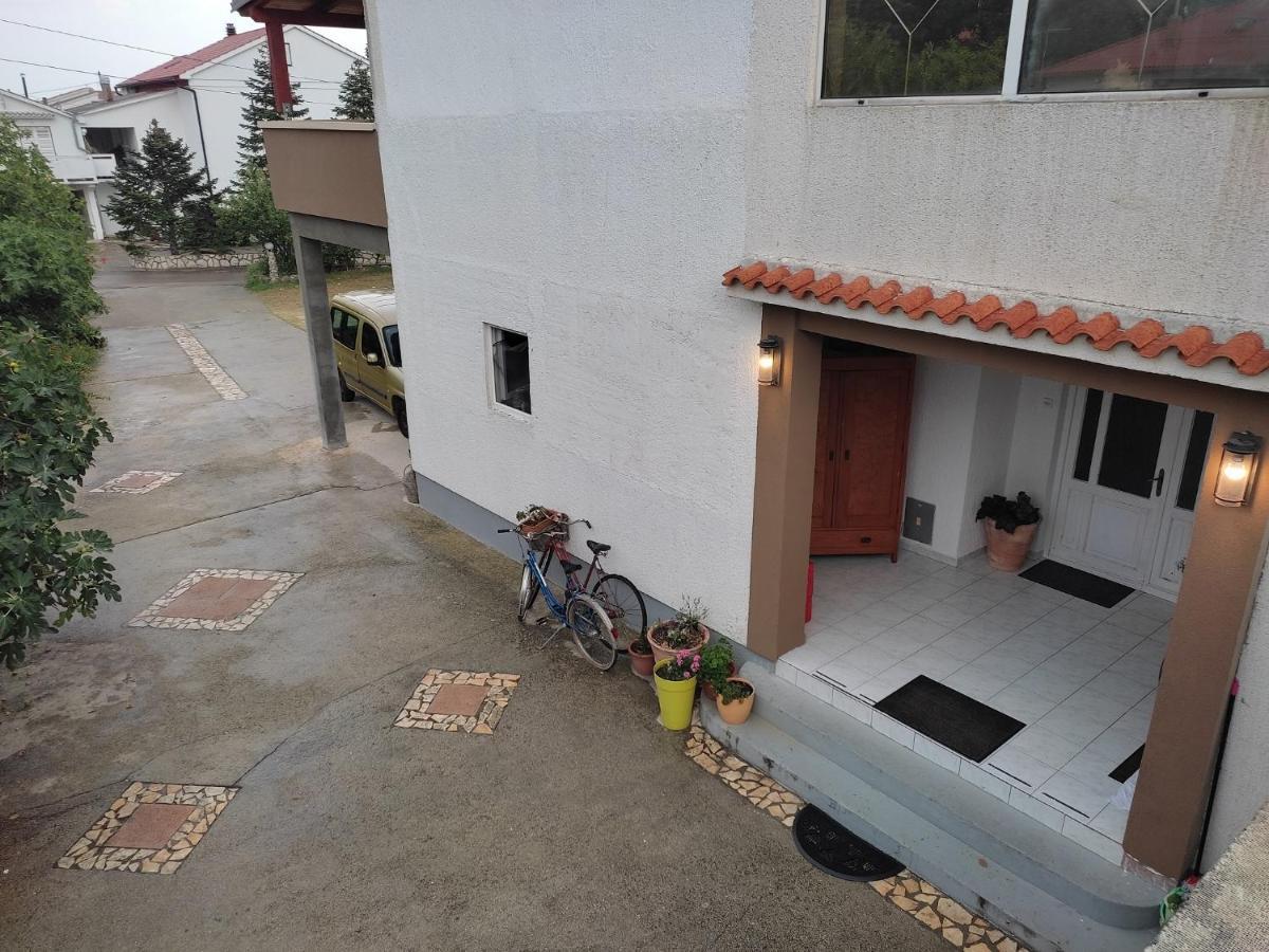 Apartment Arba 1 With Heated Pool Rab Town Ngoại thất bức ảnh